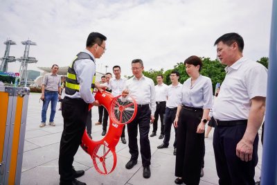 空水两用”智能飞行救生圈“亮相全国防灾减灾日主题活动现场